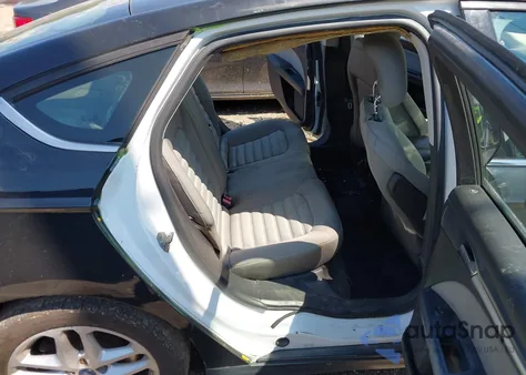 2014 Ford Fusion Hybrid S z USA, uszkodzony, nr VIN 3FA6P0UUXER123787